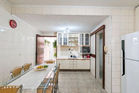 Casa à venda com 174m², 3 quartos e 2 vagasCozinha