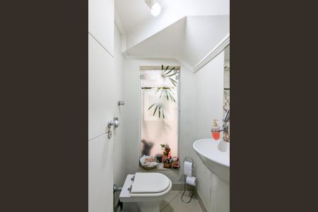 Casa à venda com 174m², 3 quartos e 2 vagasLavabo