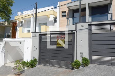 Casa à venda com 113m², 3 quartos e 2 vagasFachada