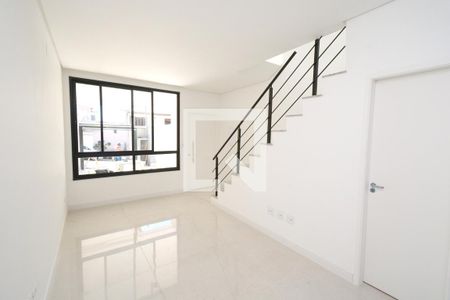 Sala de casa à venda com 3 quartos, 113m² em Cupecê, São Paulo