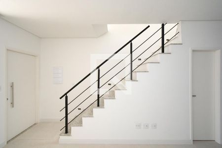 Sala de casa à venda com 3 quartos, 113m² em Cupecê, São Paulo