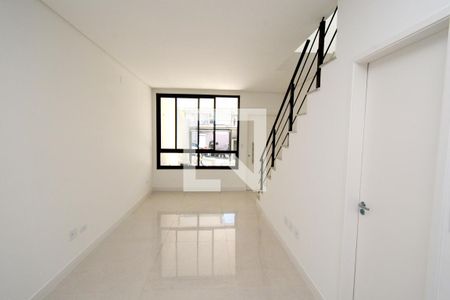 Sala de casa à venda com 3 quartos, 113m² em Cupecê, São Paulo