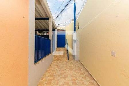 Casa para alugar com 110m², 2 quartos e 2 vagas Casa para alugar com 110m², 2 quartos e 2 vagasCorredor externo