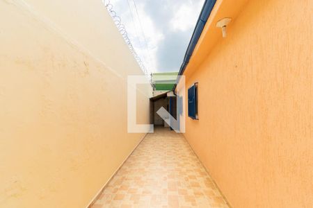 Casa para alugar com 110m², 2 quartos e 2 vagas Casa para alugar com 110m², 2 quartos e 2 vagasCorredor externo