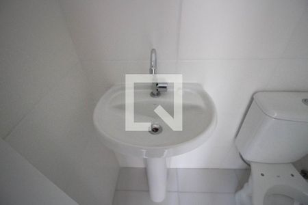 Banheiro de apartamento para alugar com 2 quartos, 32m² em Fazenda Aricanduva, São Paulo