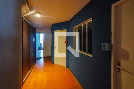 corredor sala de casa para alugar com 12 quartos, 220m² em Vila Mariana, São Paulo