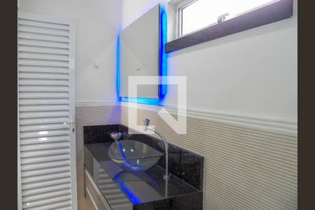 Casa à venda com 350m², 4 quartos e 5 vagasBanheiro 1
