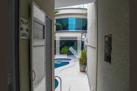 Casa à venda com 350m², 4 quartos e 5 vagasCorredor