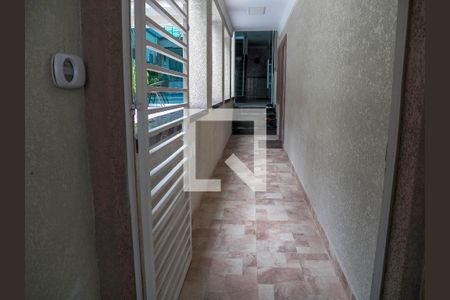 Casa à venda com 350m², 4 quartos e 5 vagasCorredor de entrada