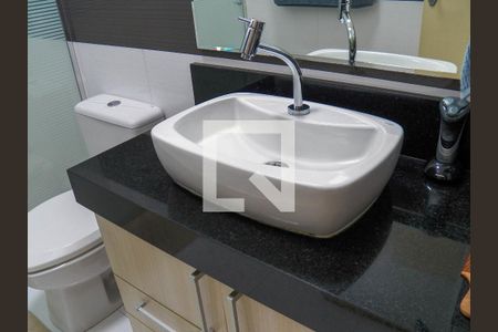 Casa à venda com 350m², 4 quartos e 5 vagasBanheiro da Suíte 1