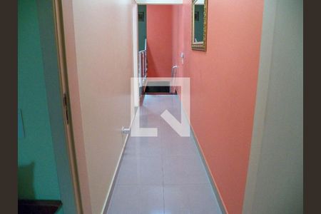 Casa à venda com 350m², 4 quartos e 5 vagasCorredor