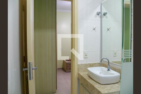 Casa à venda com 350m², 4 quartos e 5 vagasBanheiro da Suíte 2