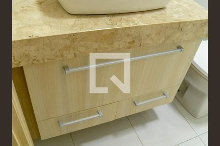 Casa à venda com 350m², 4 quartos e 5 vagasBanheiro da Suíte 2