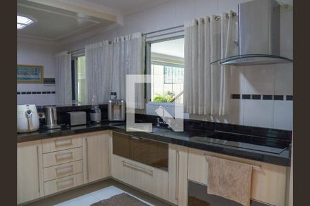 Casa à venda com 350m², 4 quartos e 5 vagasCozinha