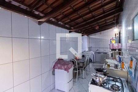 Casa à venda com 360m², 3 quartos e 2 vagas Casa à venda com 360m², 3 quartos e 2 vagasCasa 2 - Cozinha e Área de serviço