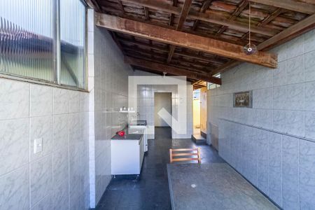 Casa à venda com 360m², 3 quartos e 2 vagas Casa à venda com 360m², 3 quartos e 2 vagasCasa 1 - Cozinha