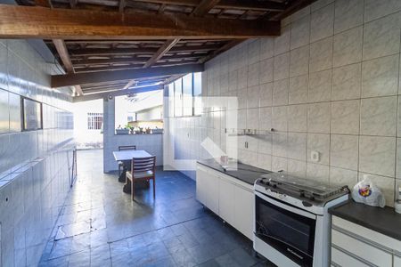 Casa à venda com 360m², 3 quartos e 2 vagas Casa à venda com 360m², 3 quartos e 2 vagasCasa 1 - Cozinha