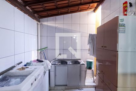 Casa à venda com 360m², 3 quartos e 2 vagas Casa à venda com 360m², 3 quartos e 2 vagasCasa 2 - Cozinha e Área de serviço