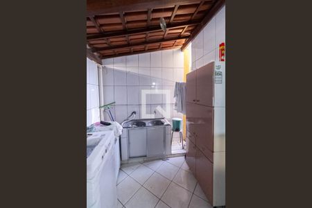 Casa à venda com 360m², 3 quartos e 2 vagas Casa à venda com 360m², 3 quartos e 2 vagasCasa 2 - Cozinha e Área de serviço