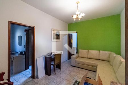 Casa à venda com 360m², 3 quartos e 2 vagas Casa à venda com 360m², 3 quartos e 2 vagasCasa 2 - Sala