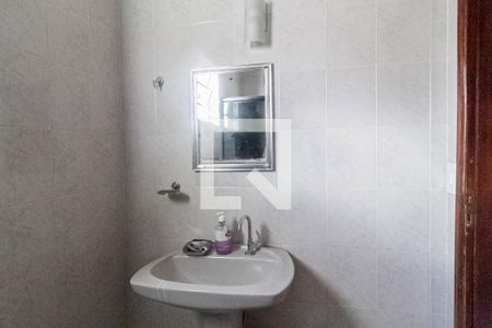 Casa à venda com 360m², 3 quartos e 2 vagas Casa à venda com 360m², 3 quartos e 2 vagasCasa 1 - Banheiro social