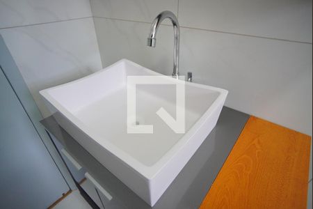 Banheiro Corredor de apartamento para alugar com 1 quarto, 42m² em Vila Ipiranga, Porto Alegre