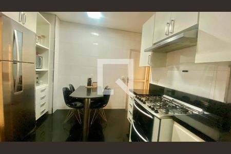 Cozinha de apartamento à venda com 3 quartos, 128m² em Grajaú, Belo Horizonte