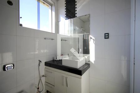 Casa à venda com 330m², 5 quartos e 4 vagasBanheiro