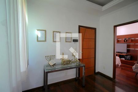 Hall de entrada de casa à venda com 5 quartos, 330m² em Santa Tereza, Belo Horizonte
