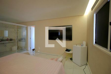 Casa à venda com 330m², 5 quartos e 4 vagasSuite