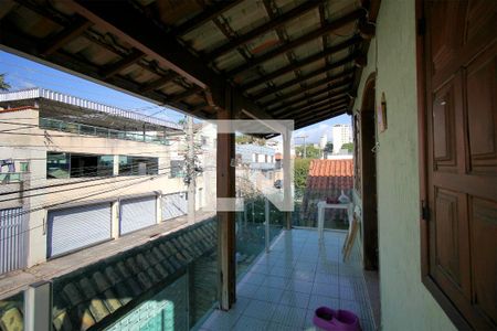 Casa à venda com 330m², 5 quartos e 4 vagasVaranda do Quarto 1