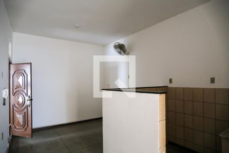 Sala/ cozinha de kitnet/studio para alugar com 1 quarto, 30m² em Floresta, Belo Horizonte