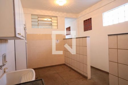 Cozinha e Área de Serviço de kitnet/studio para alugar com 2 quartos, 30m² em Floresta, Belo Horizonte
