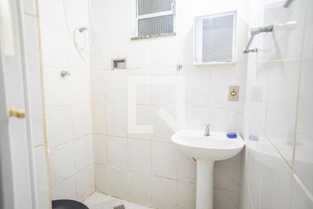 Banheiro de kitnet/studio para alugar com 1 quarto, 22m² em Centro, Rio de Janeiro