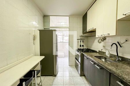 Cozinha de apartamento à venda com 2 quartos, 63m² em Santa Teresinha, São Paulo