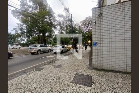 Apartamento à venda com 50m², 1 quarto e 1 vaga Apartamento à venda com 50m², 1 quarto e 1 vagaFachada com cartaz QA
