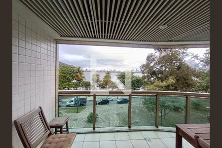 Apartamento à venda com 50m², 1 quarto e 1 vaga Apartamento à venda com 50m², 1 quarto e 1 vagaVaranda