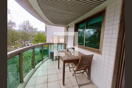 Apartamento à venda com 50m², 1 quarto e 1 vaga Apartamento à venda com 50m², 1 quarto e 1 vagaVaranda