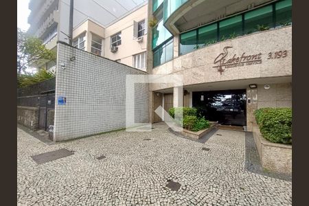 Apartamento à venda com 50m², 1 quarto e 1 vaga Apartamento à venda com 50m², 1 quarto e 1 vagaFachada com cartaz QA