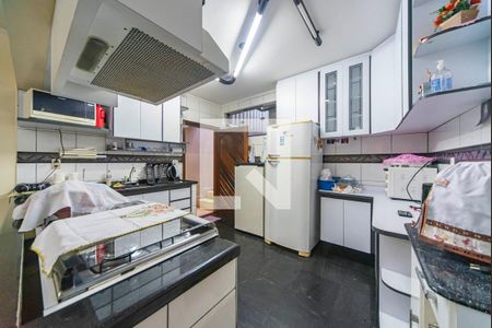 Casa à venda com 278m², 4 quartos e 3 vagasCopa e Cozinha 