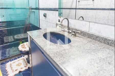 Casa à venda com 278m², 4 quartos e 3 vagasBanheiro do Quarto 1