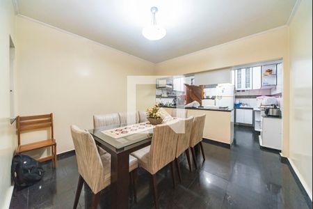 Casa à venda com 278m², 4 quartos e 3 vagasCopa e Cozinha 