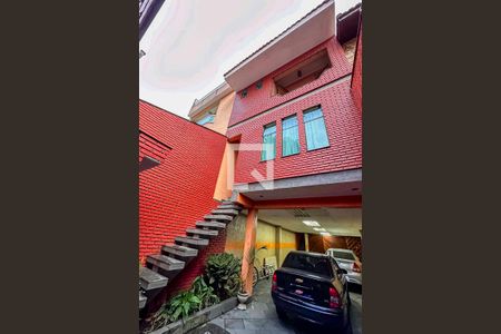 Casa à venda com 278m², 4 quartos e 3 vagasFachada 