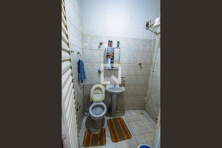 Banheiro de casa para alugar com 3 quartos, 160m² em Coqueiros, Belo Horizonte