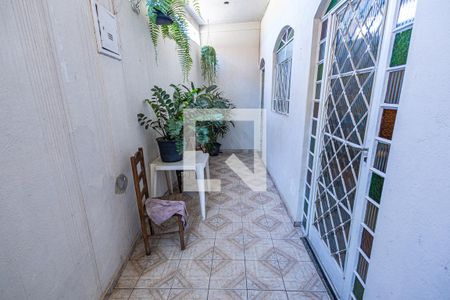 Casa à venda com 160m², 3 quartos e sem vaga Casa à venda com 160m², 3 quartos e sem vagaVaranda