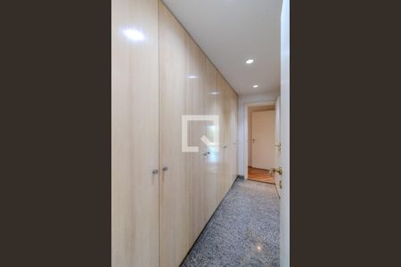 Apartamento para alugar com 450m², 3 quartos e 4 vagasCloset