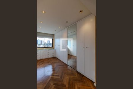 Apartamento para alugar com 450m², 3 quartos e 4 vagasCloset