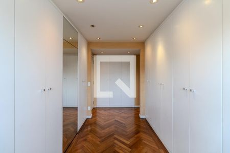 Apartamento para alugar com 450m², 3 quartos e 4 vagasCloset