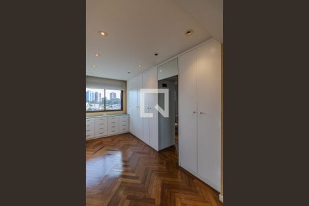 Apartamento para alugar com 450m², 3 quartos e 4 vagasCloset