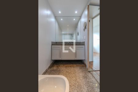 Apartamento para alugar com 450m², 3 quartos e 4 vagasBanheiro